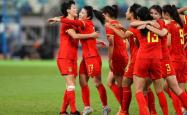 中国女足队员们训练备战，决心夺得胜利的简单介绍