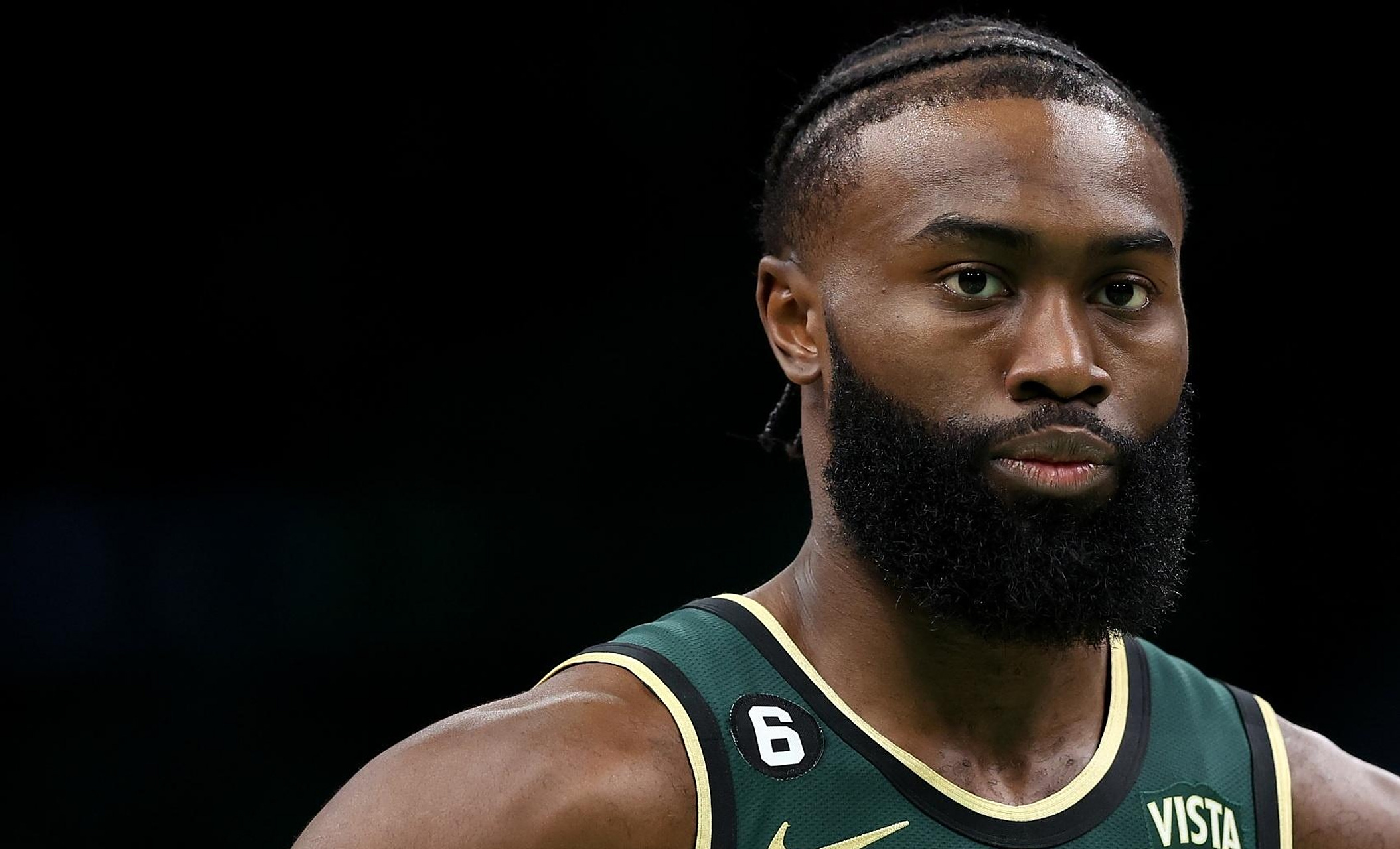 塔图姆连续十五场比赛得分超过锐不可当，公牛不断突破！观众掌声雷动(塔图姆狂砍45分)